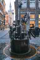 Puppenbrunnen, Aachen - Bonifatius Stirnberg (1975)