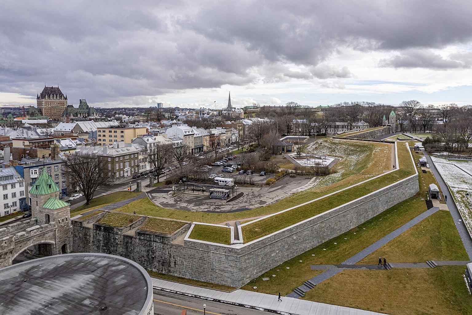 An aerial view of Esplanade Park and the ramparts, linking the walls to the military grounds that grew around them in the 18th and 19th centuries.
