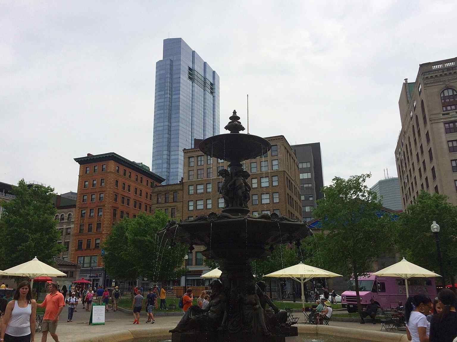 Brewer Fountain near Park and Tremont Streets, a landmark tied to the park’s civic center and subway entrance area.