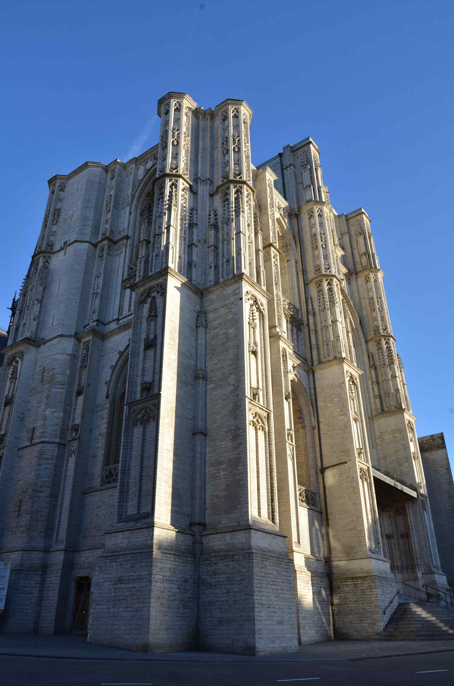 A close look at a Gothic architectural detail, echoing the church’s celebrated Brabantine stonework and unfinished medieval ambitions.