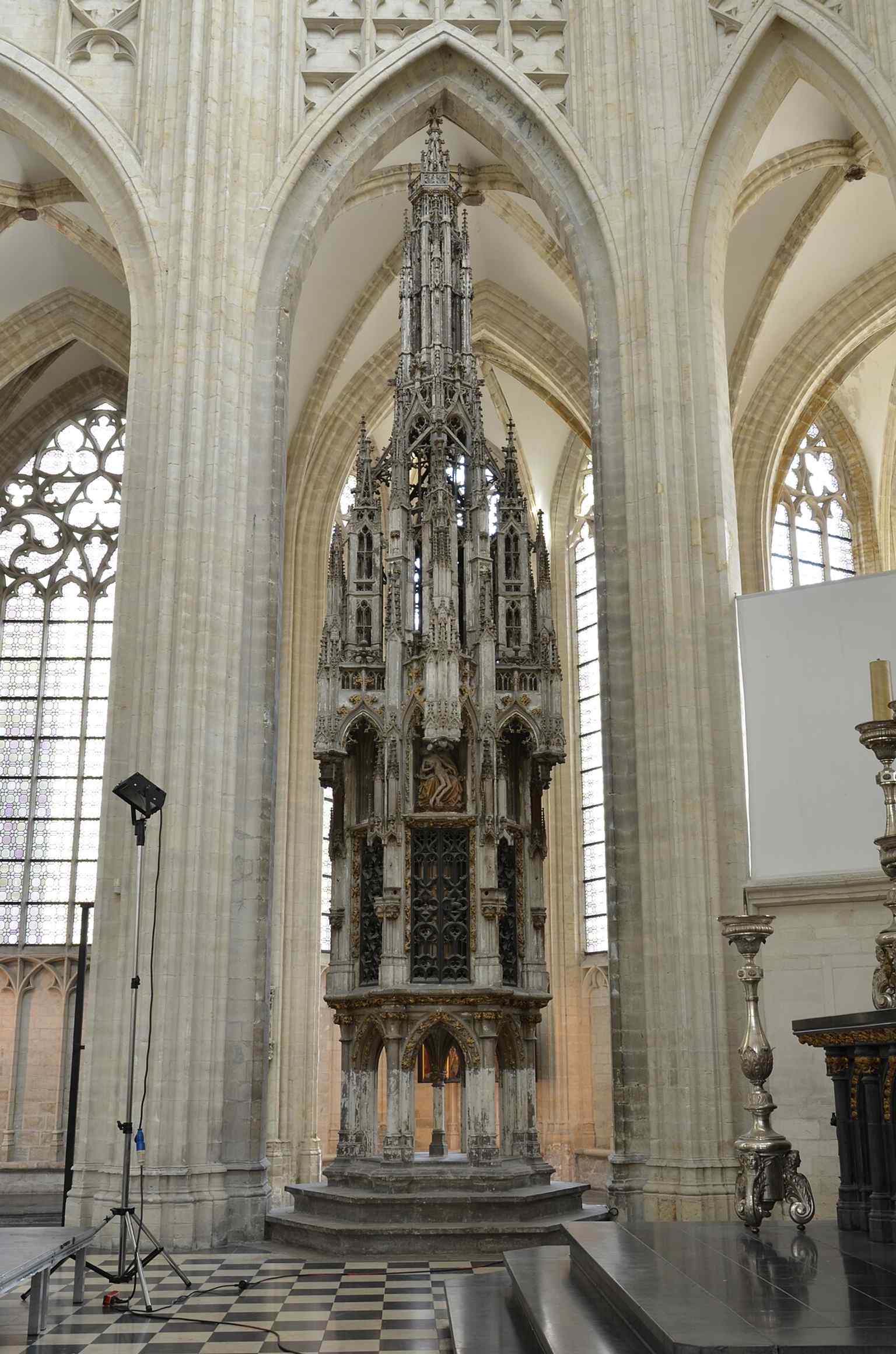 The sacrament tower is one of the church’s celebrated late-Gothic treasures, closely tied to Matthijs de Layens.