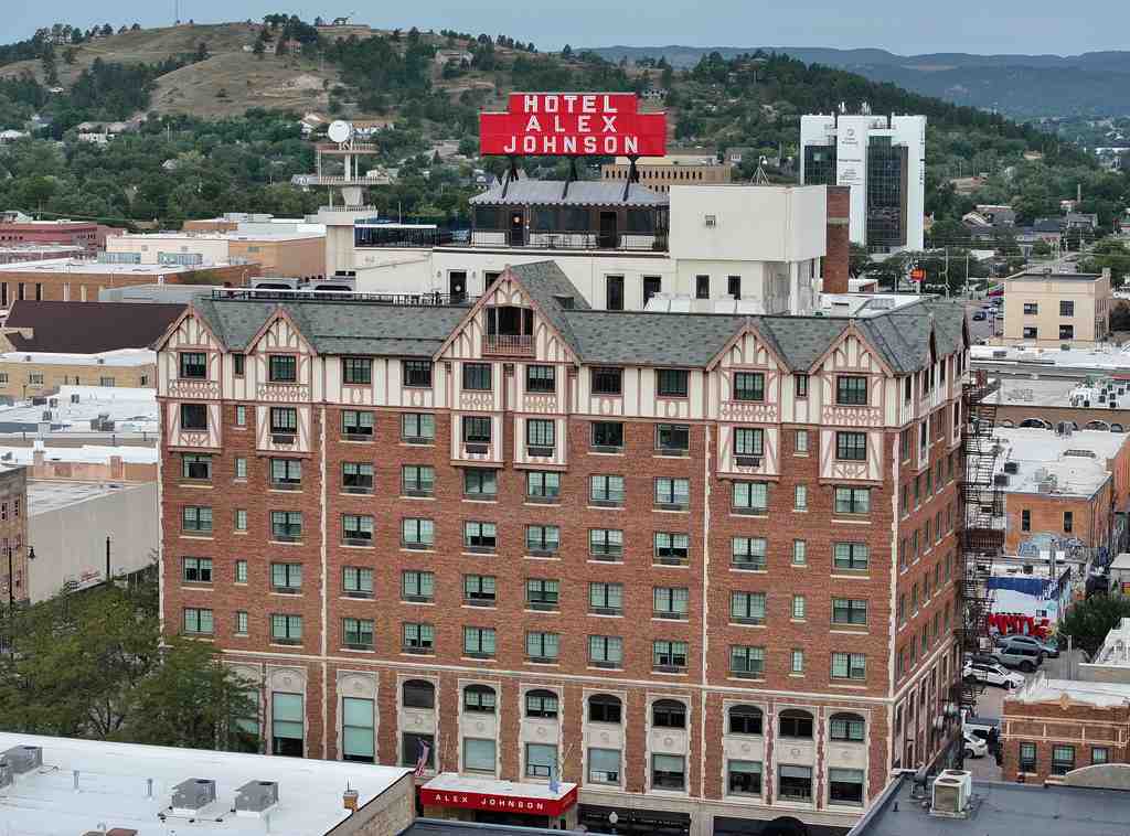 Hotel Alex Johnson