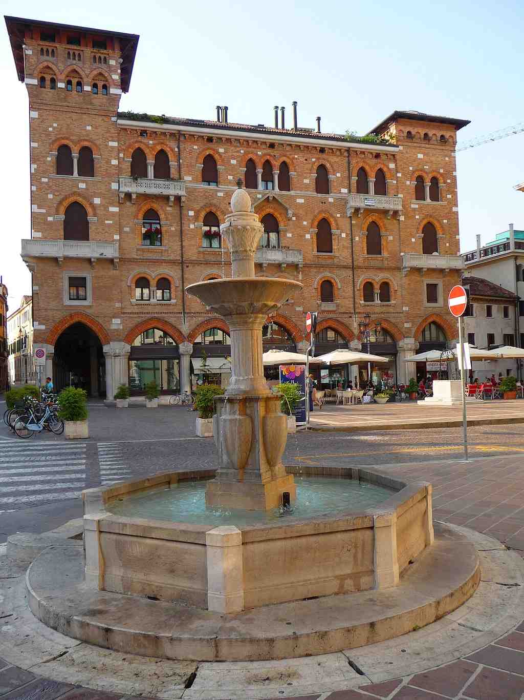 Fountain of Piazza San Vito