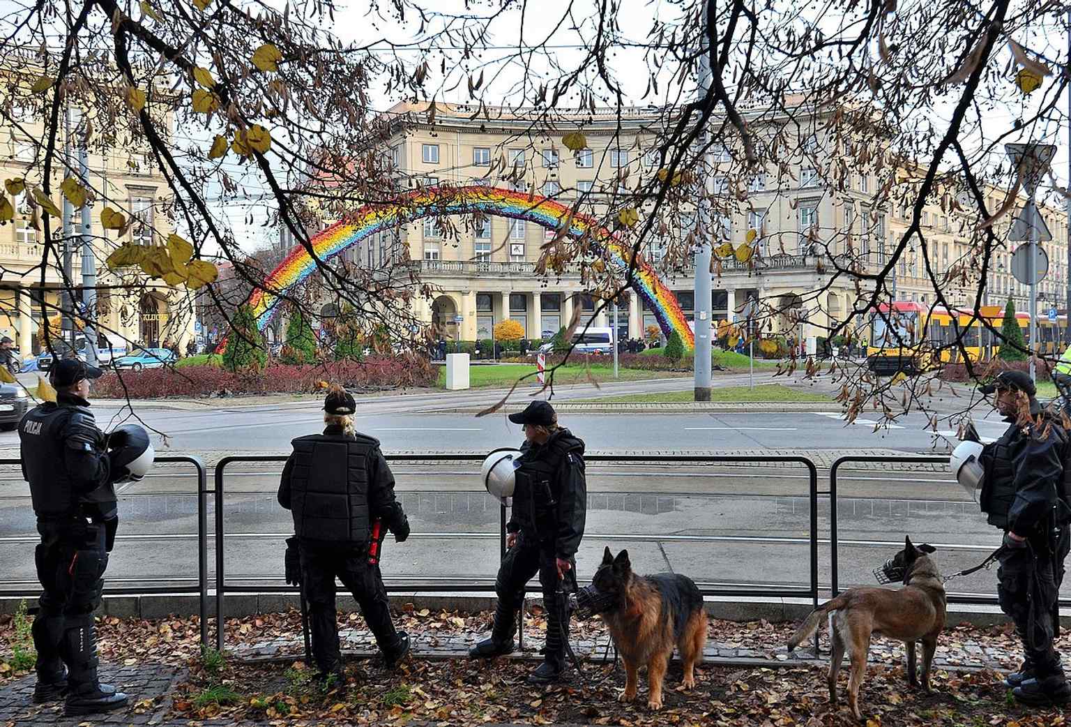 Police guarding the Rainbow on Independence Day 2014 — a sign of how politically charged the installation had become.