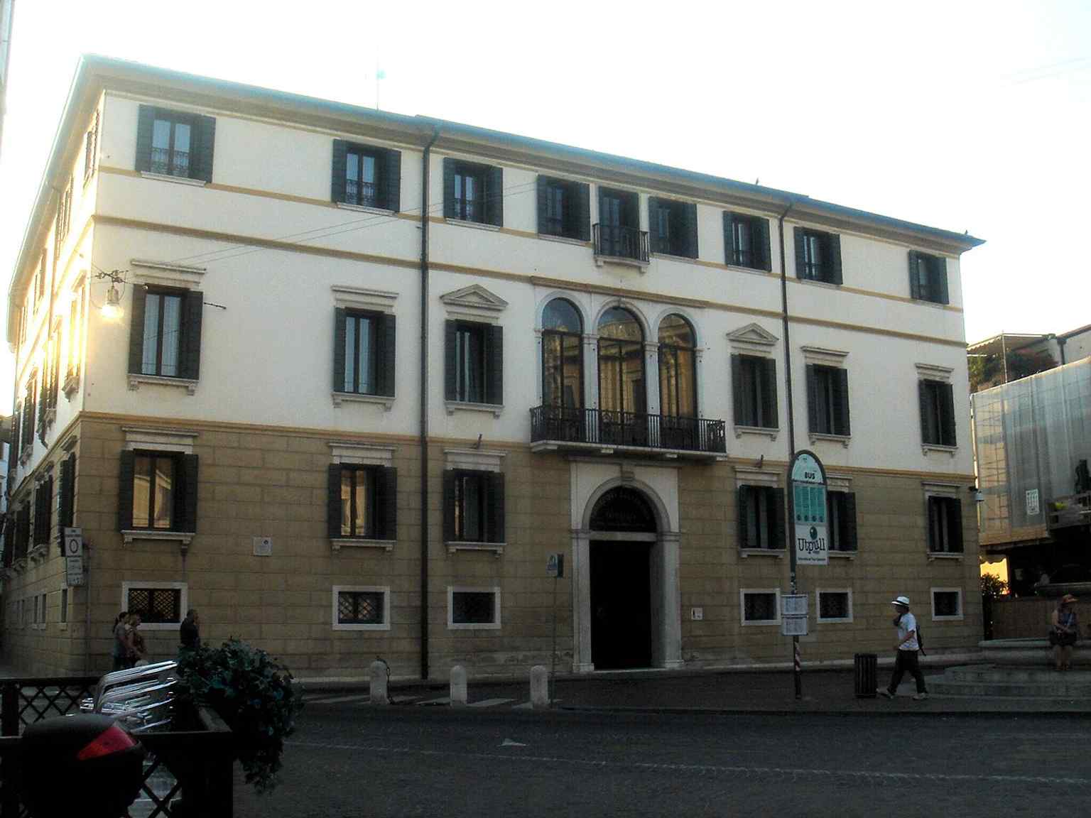 Ca' Spineda’s white, three-story façade in Treviso — home of the Cassamarca Foundation since 1935.