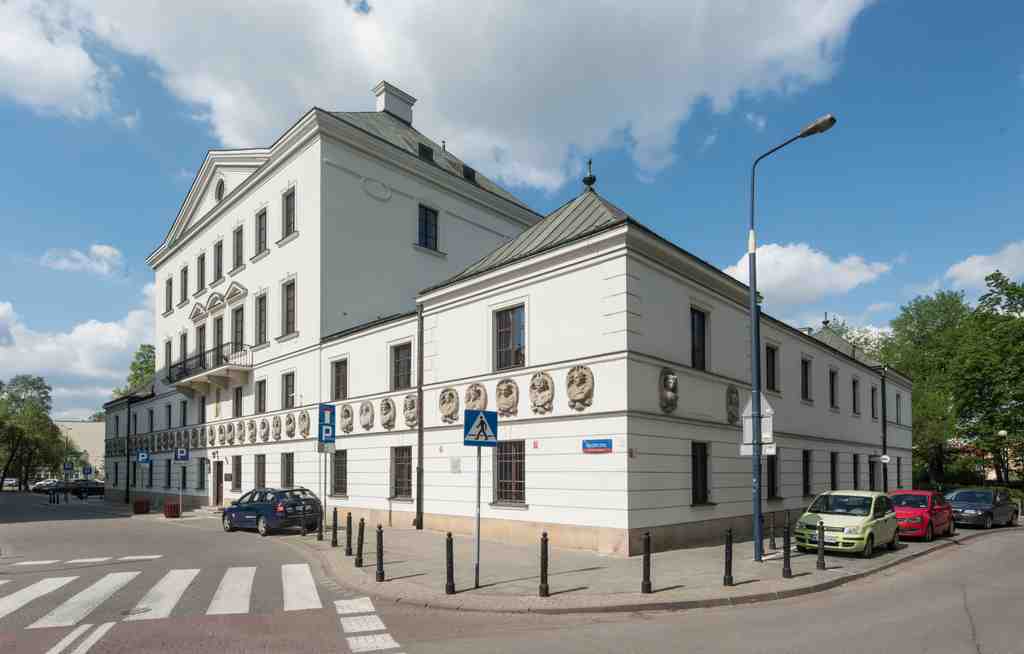 Załuski Library