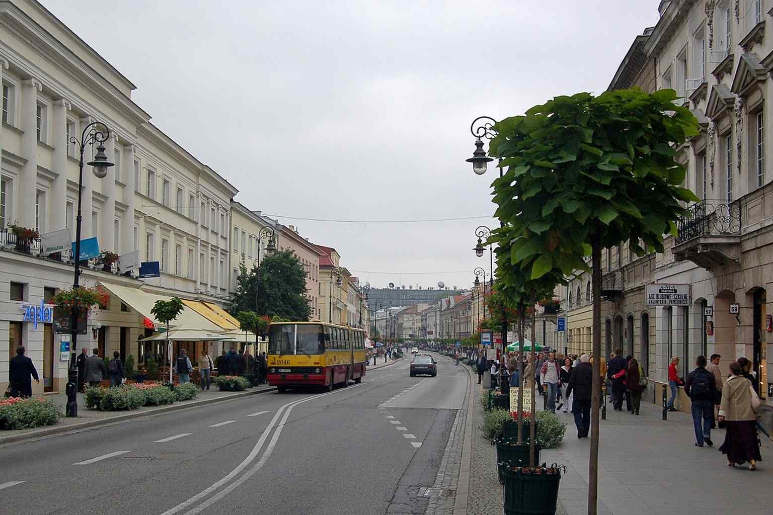 A 2006 scene with buses on Nowy Świat, echoing the street’s role as a busy urban artery rather than just a tourist promenade.