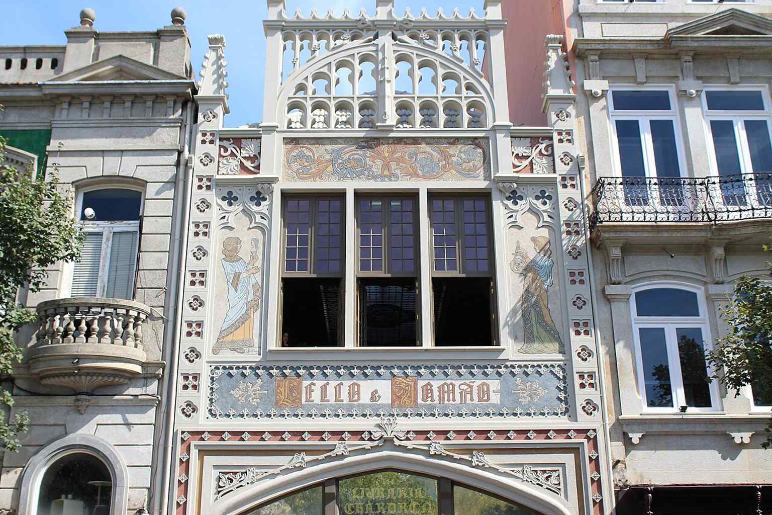 The iconic neo-Gothic façade on Rua das Carmelitas, whose original 1906 design helped make Lello one of the world’s most admired bookstores.