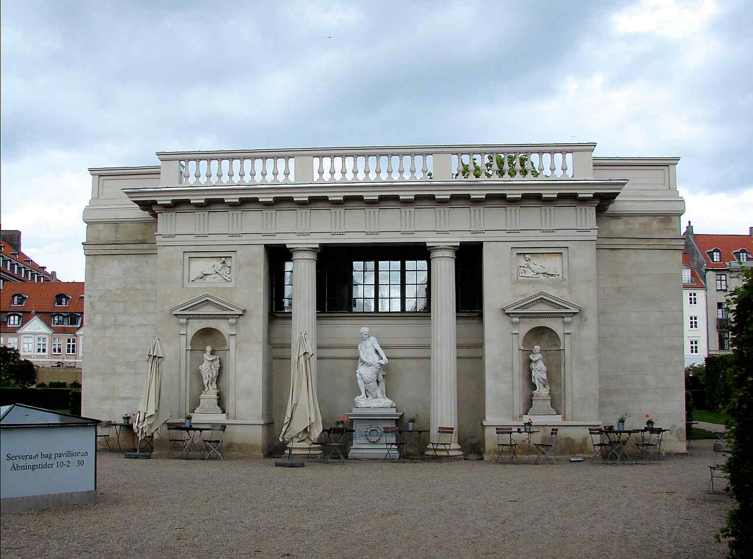 The Hercules Pavilion in its classical form, designed by architect C.F. Harsdorff in 1773, features the sculpture Hercules and the Lion flanked by two Tuscan columns. Today, it operates as a popular cafe in the King's Garden.