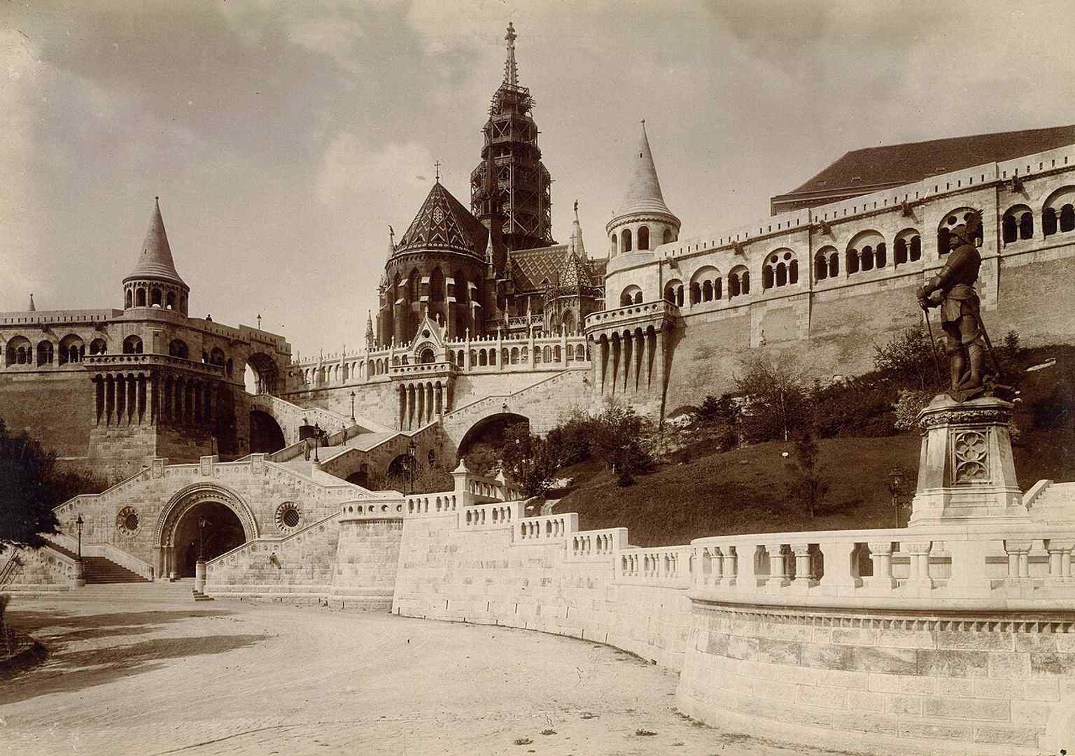 Matthias Church around 1900, standing proudly next to the Fisherman's Bastion after Frigyes Schulek's comprehensive Neo-Gothic reconstruction.