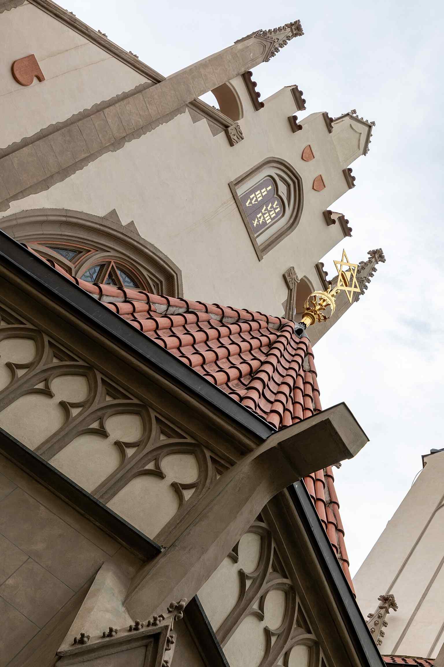 Die 1592 ursprünglich geweihte Maisel-Synagoge war einst das größte und prächtigste Gebäude im Prager Ghetto, erbaut vom wohlhabenden Mordechaj Maisel.