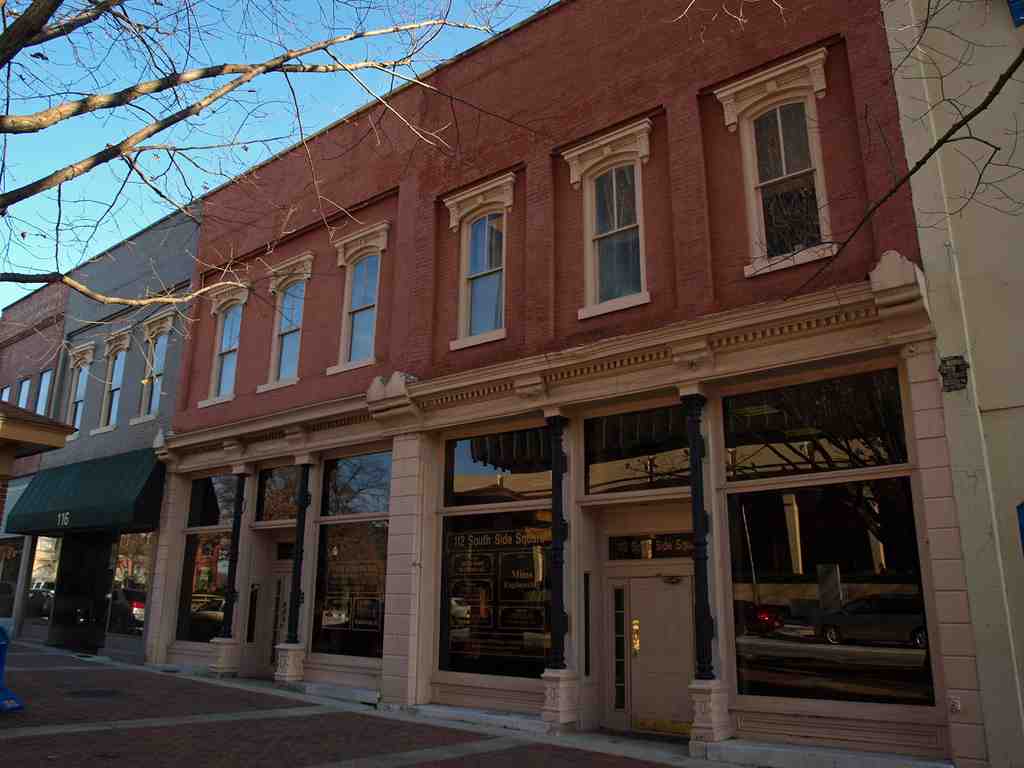 104–128 South Side Square