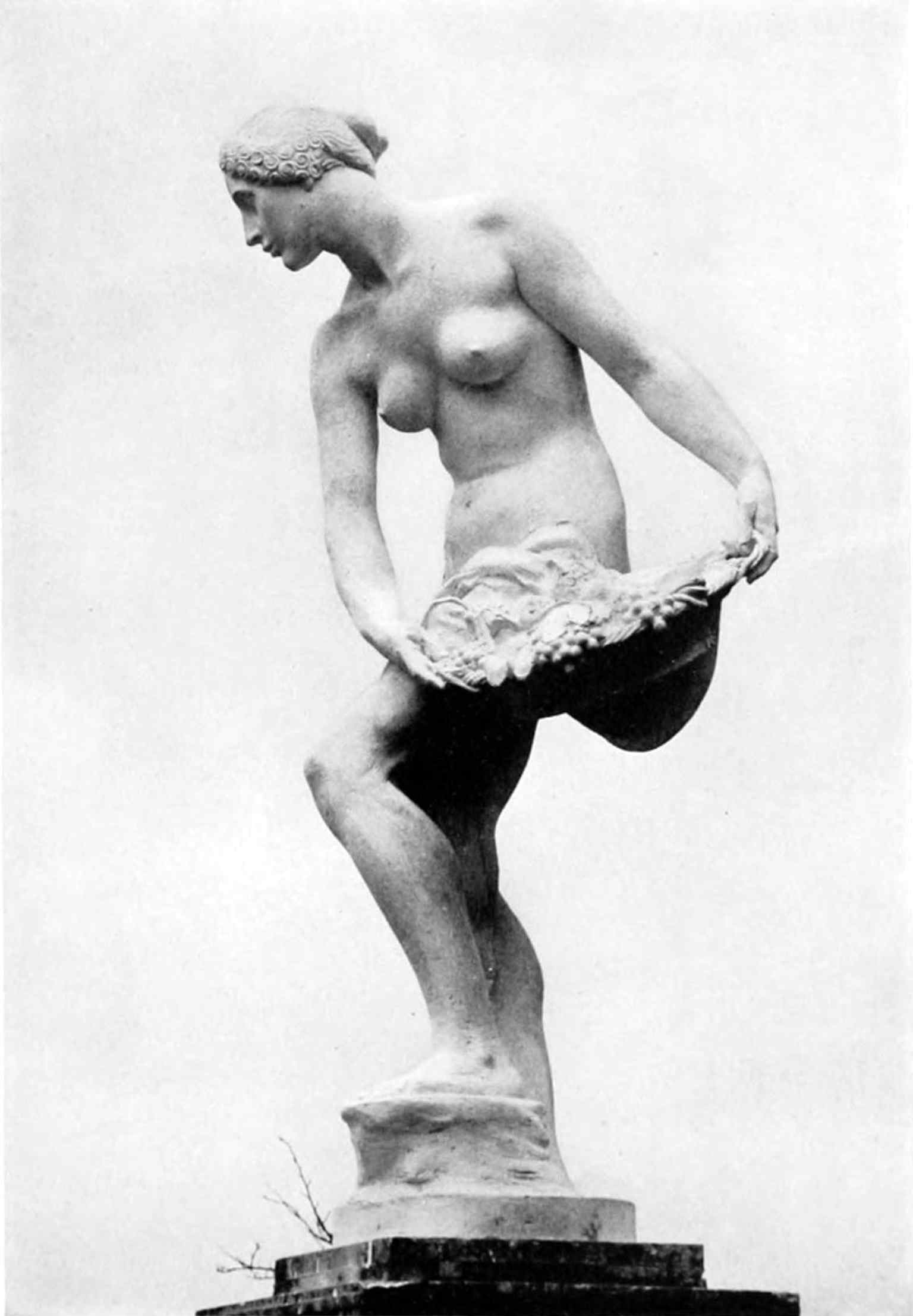 This image shows the unfinished plaster cast for the Pomona statue by Karl Bitter, who completed this work just before his death in April 1915.