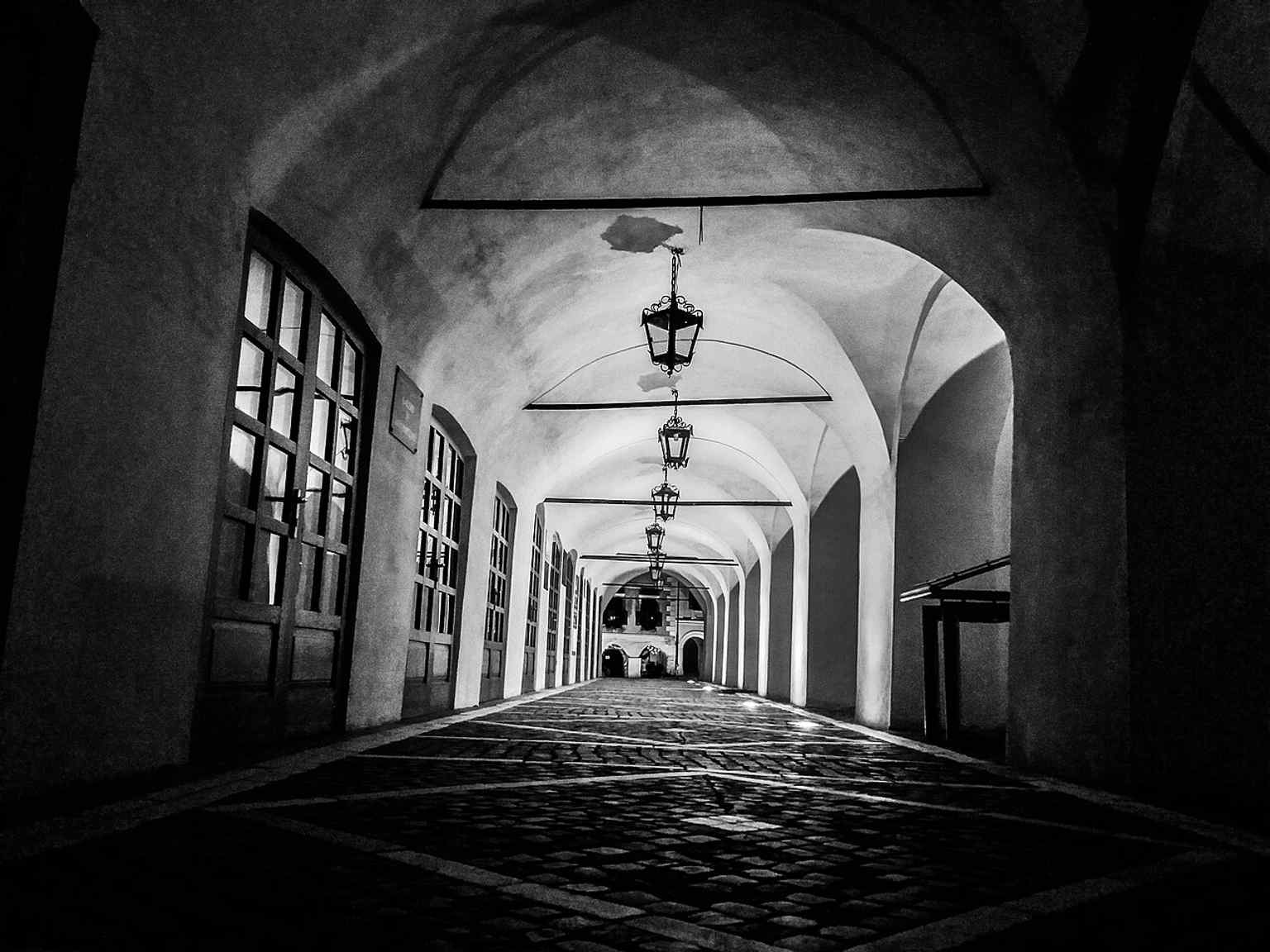 A captivating night view of the Casa Artelor, a historic monument where the 'Emil Sigerus' Museum holds its diverse collections of Saxon folk art.