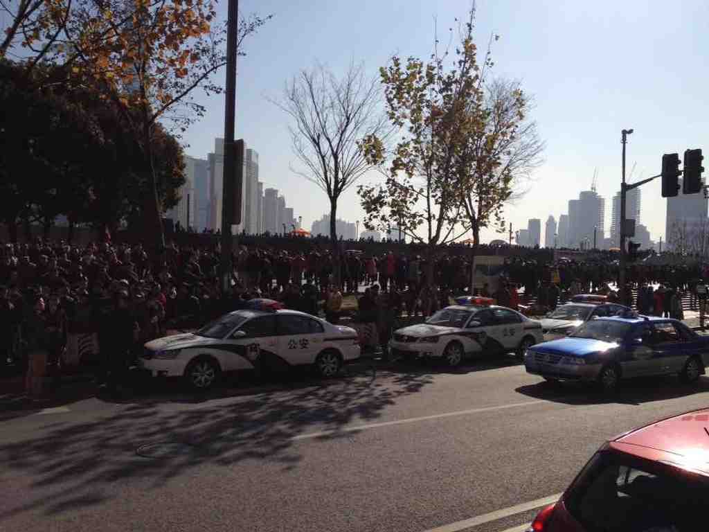 2014 Chinese New Year's Eve's Eve Shanghai Bund Chen Yi Square stampede incident