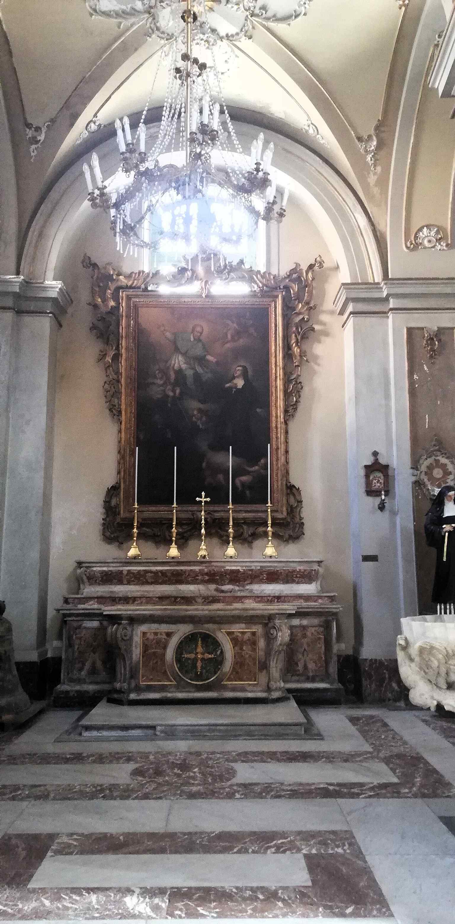 A different interior angle that helps show the lengthened central apse and the church’s ceremonial scale.