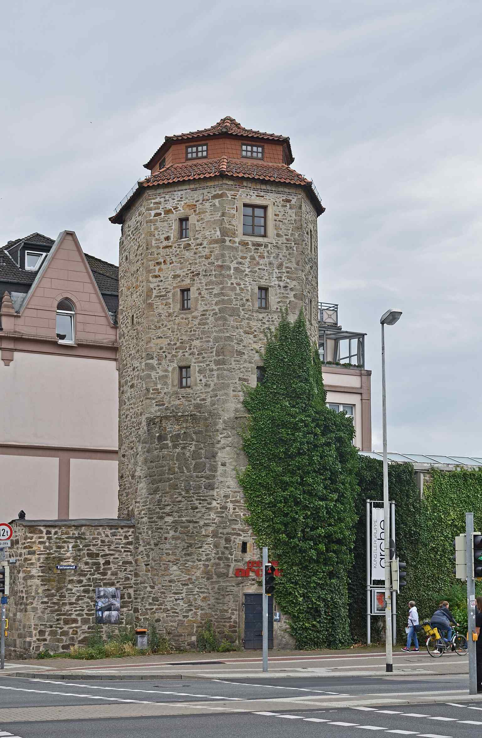 The Haspelmathturm in Hamelin, one of the last surviving towers of the medieval city fortifications, later became the home of the city’s first private museum.