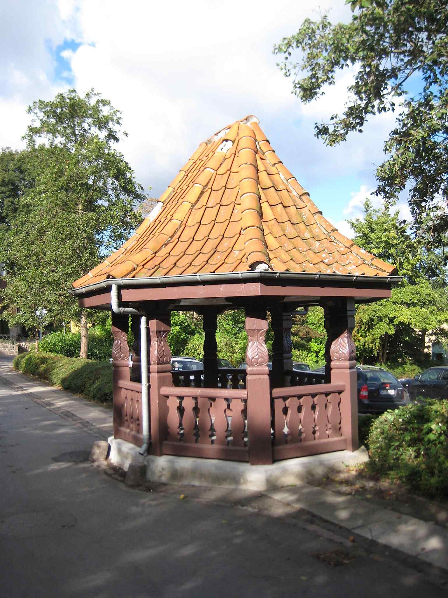 This image shows the wellhouse built over the spring in 1927, which was listed in the Danish registry of protected buildings and places in 1979.