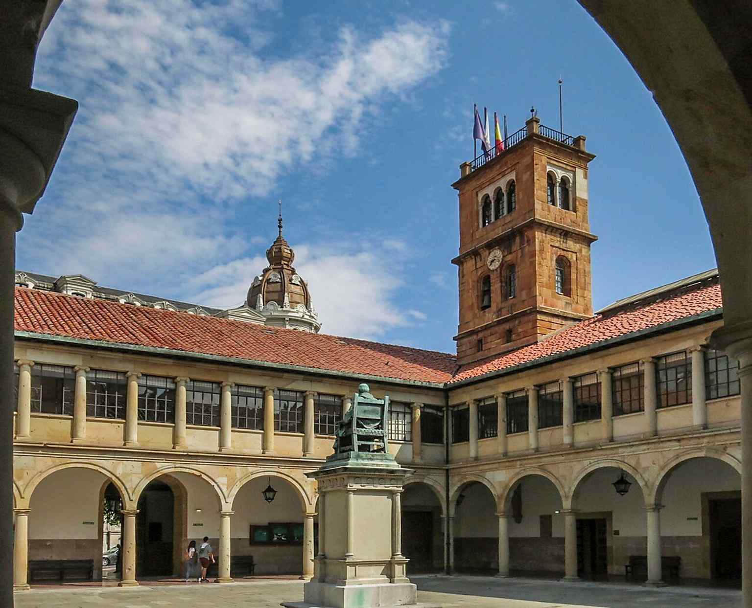 The historic cloister of the university, a symbolic heart of the old building on Calle San Francisco.