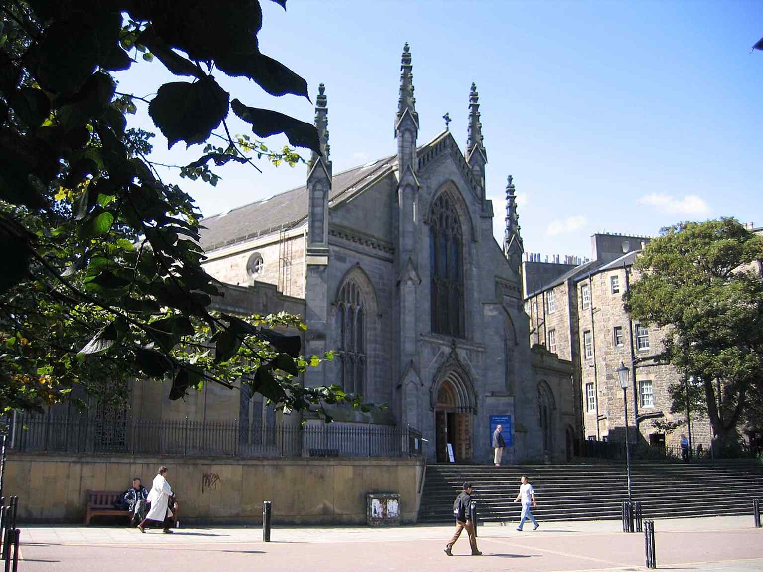 A clear view of St Mary’s Metropolitan Cathedral, the Catholic mother church of the Archdiocese of St Andrews and Edinburgh.