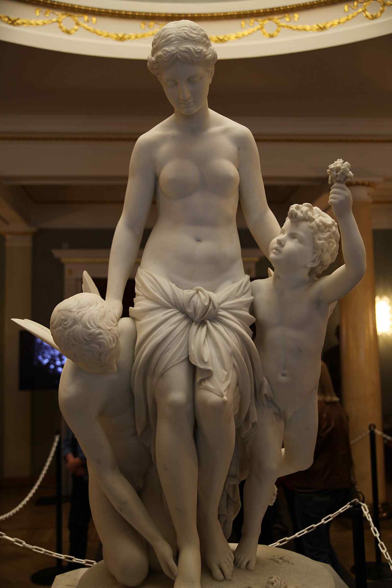 Walter Runeberg’s sculpture Psyche carried by Zephyrs — one of the artworks that give the palace its museum-like character.
