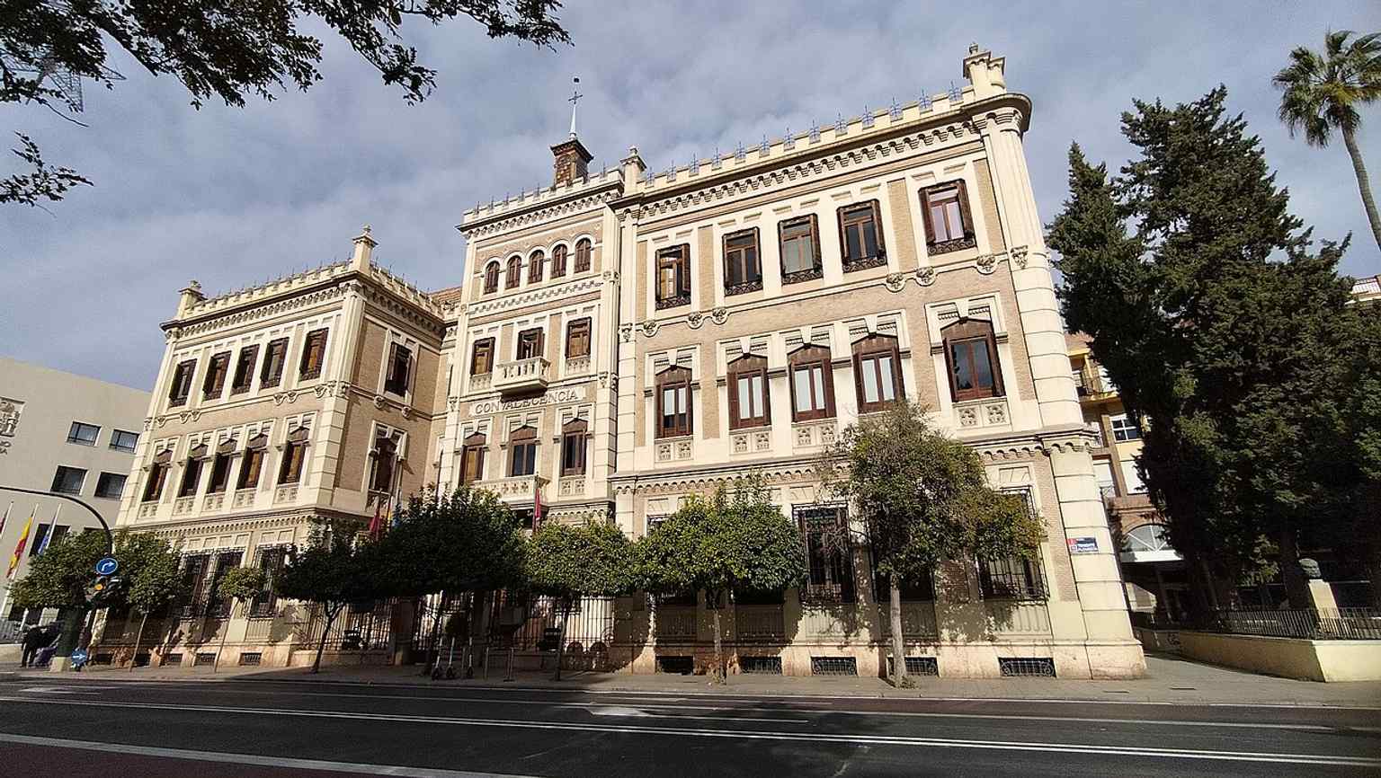 The Convalecencia building, part of the University of Murcia, highlighting the city's long-standing academic tradition since 1272.