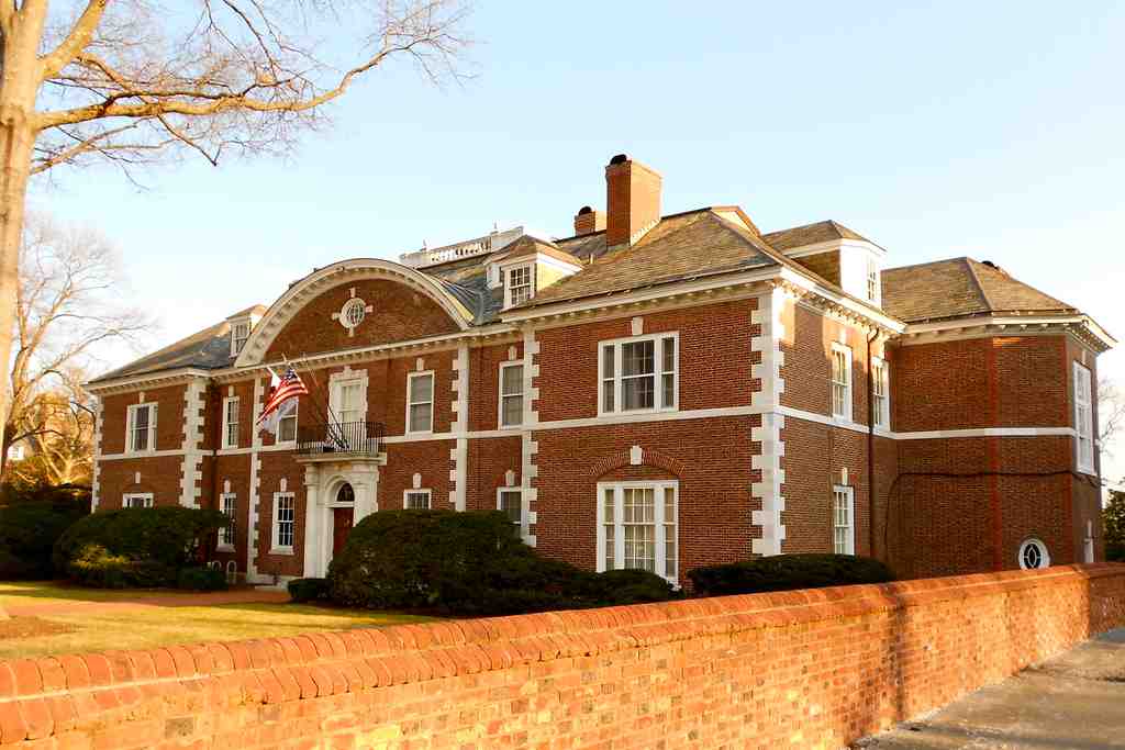 University Cottage Club