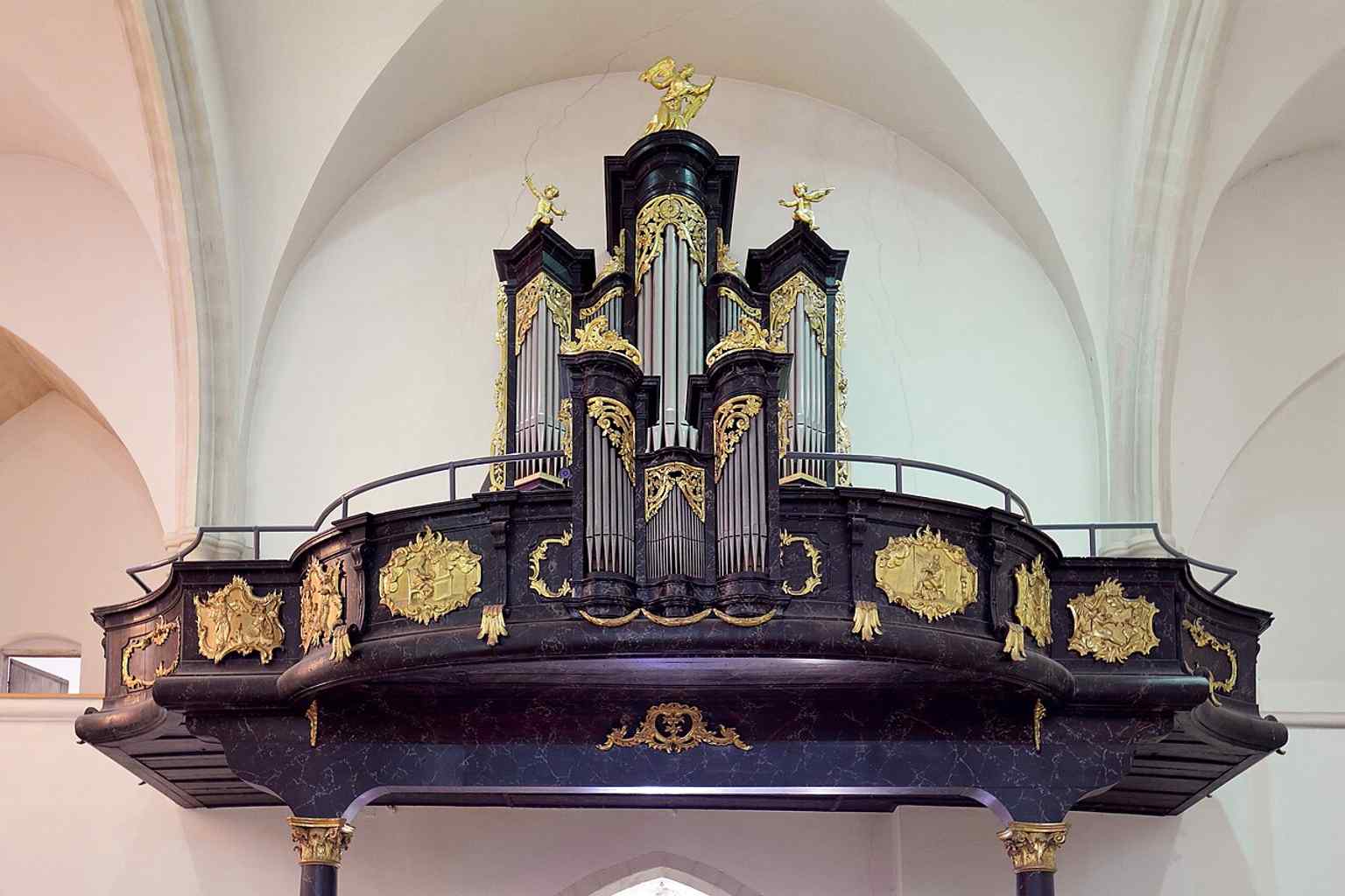 The Malleck organ on its gallery, linked to the 1778 instrument commissioned with Joseph Haydn’s help.