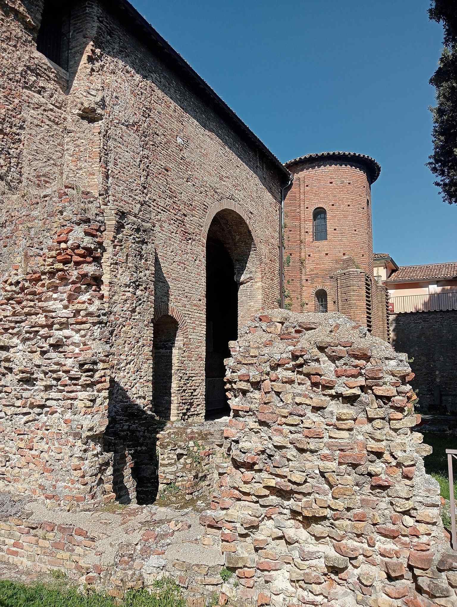 The surviving facade of Theodoric’s Palace on Via di Roma, near Sant’Apollinare Nuovo, as it appears today.