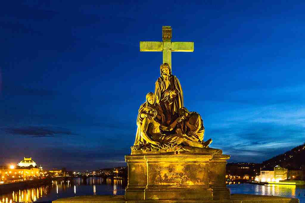 Statue von Pietà, Charles Bridge
