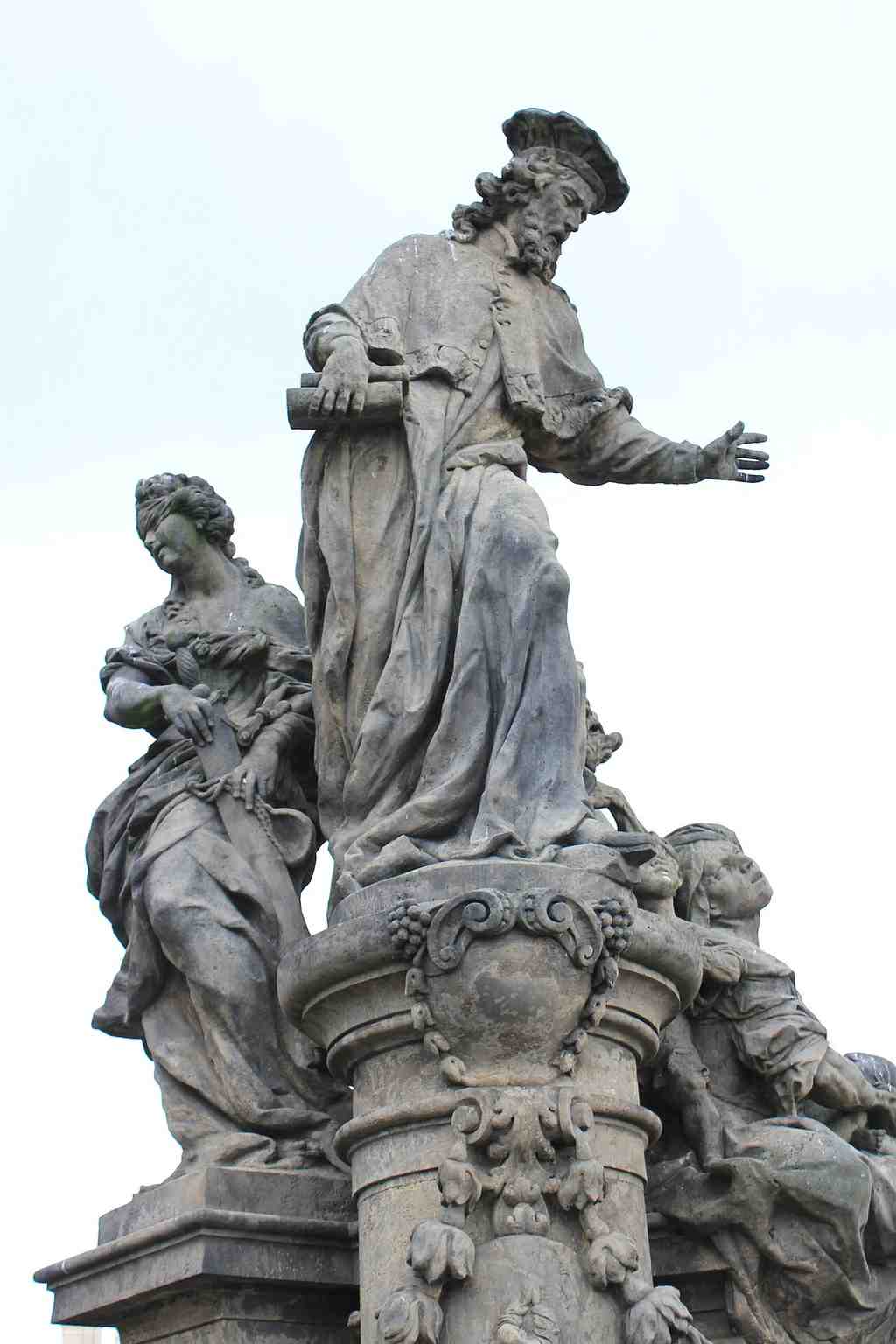 Statue des Ivo von Kermartin, Charles Bridge