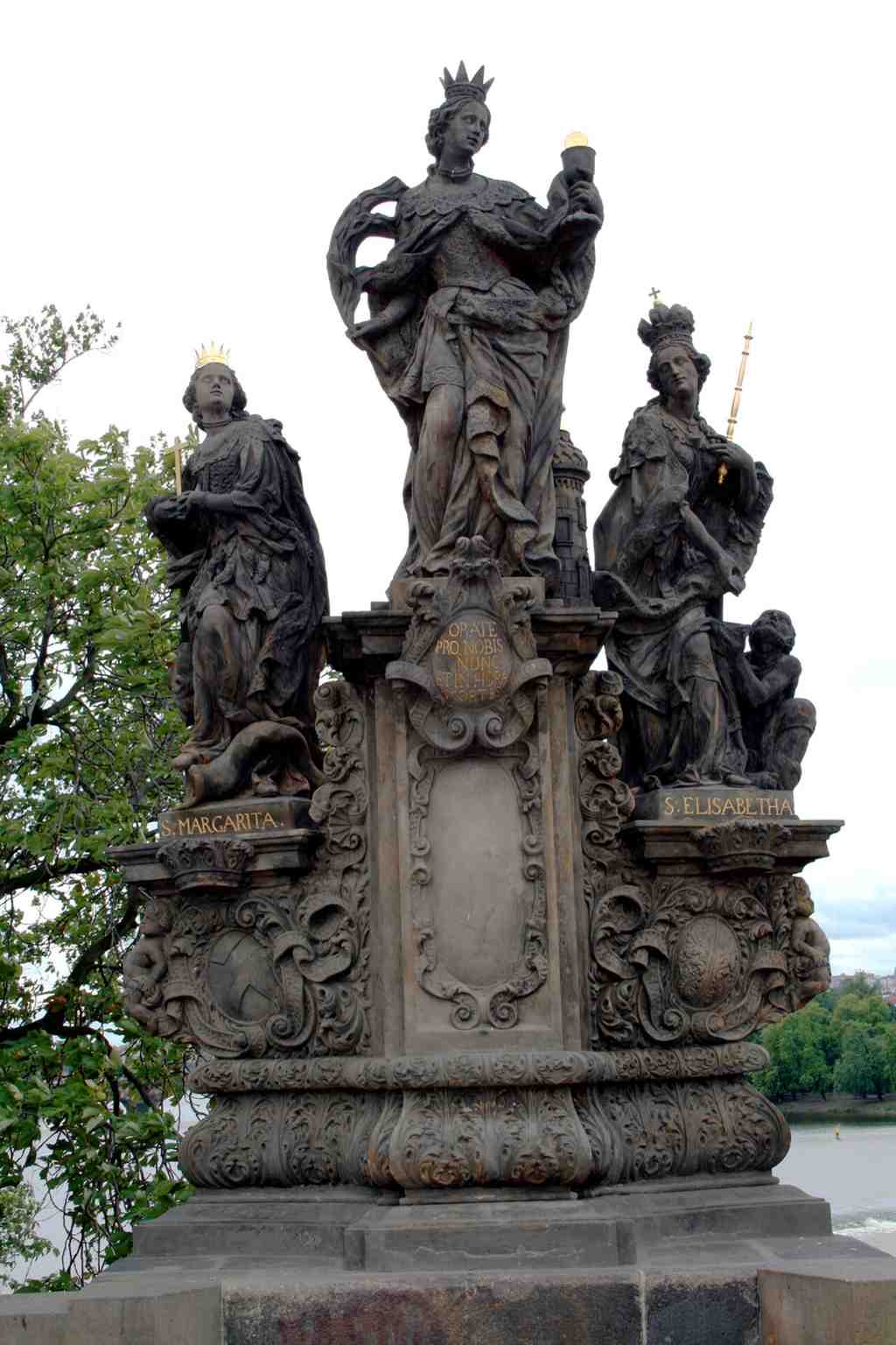 Statuen der Heiligen Barbara, Margaret und Elizabeth, Charles Bridge
