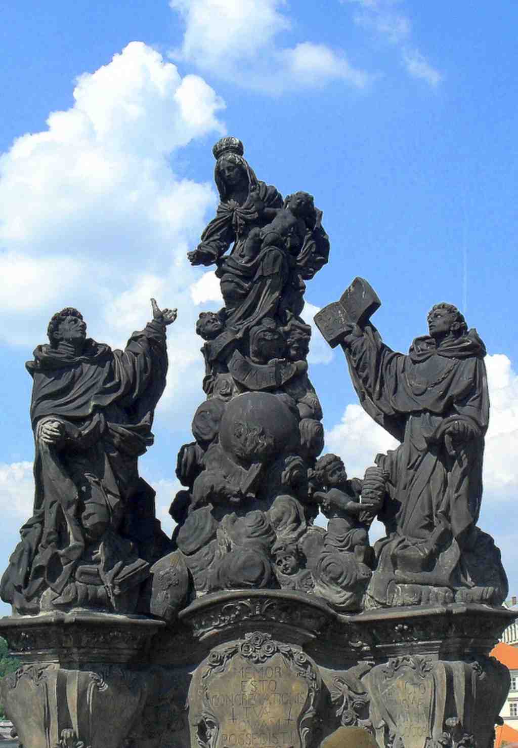 Statuen von Madonna, Saint Dominic und Thomas Aquinas, Charles Bridge