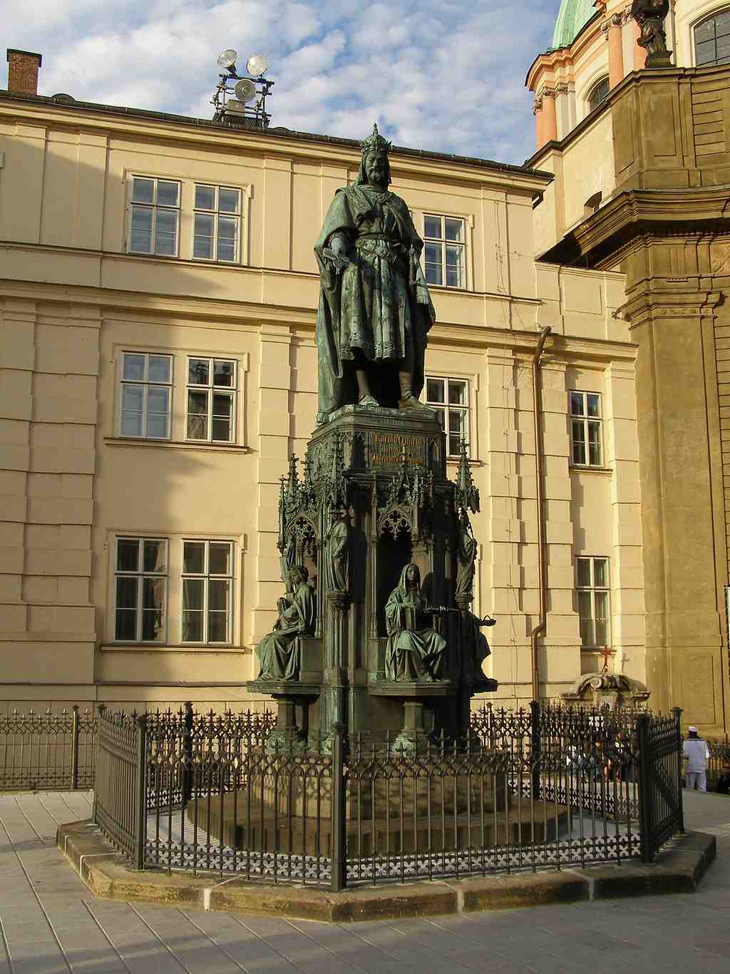 Statue von Charles IV, Křižovnické Square