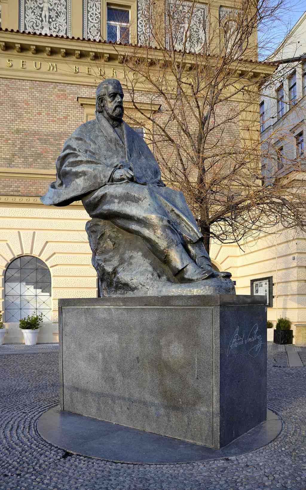 Statue von Bedřich Smetana, Prag
