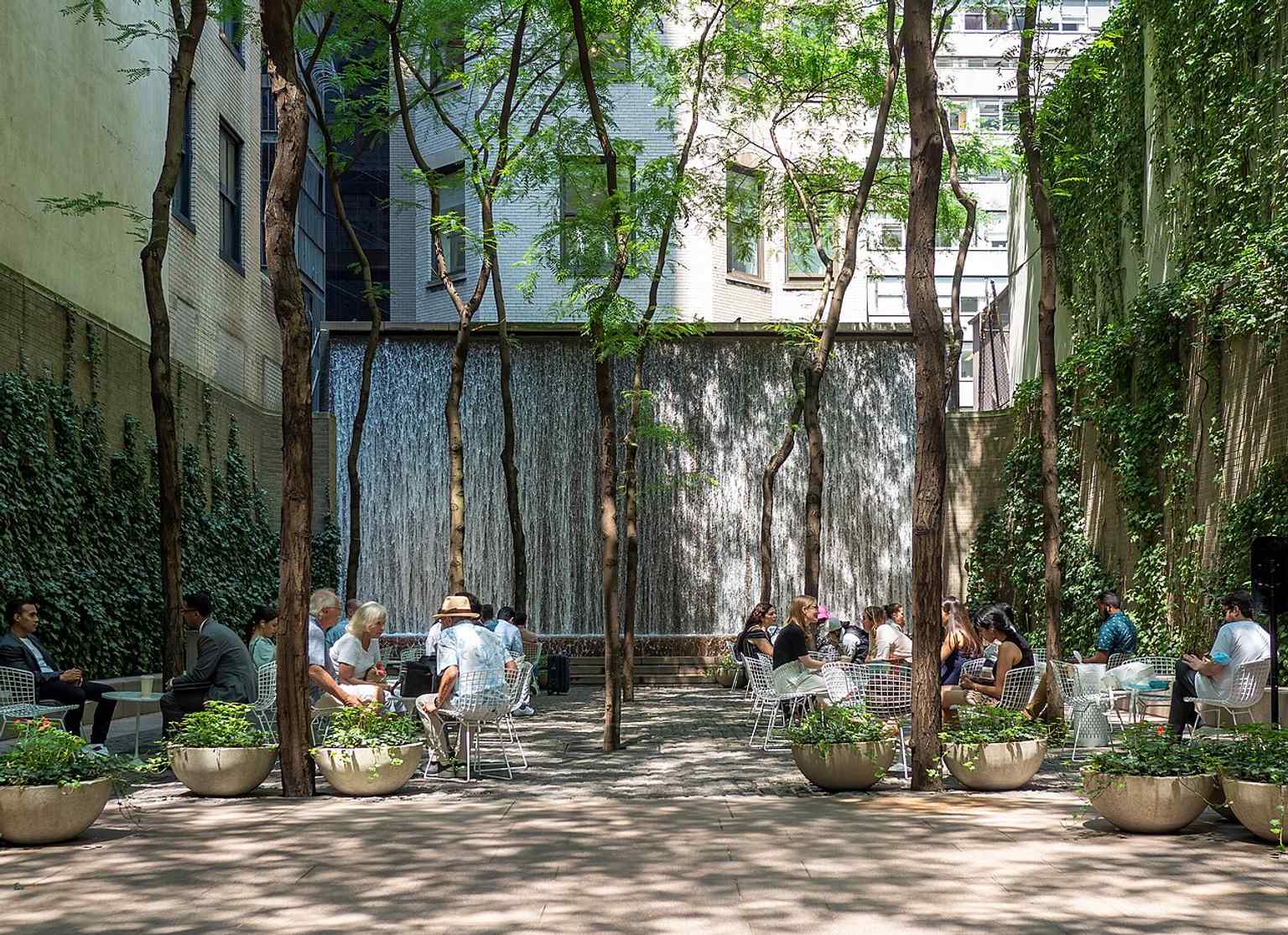 Another view of Paley Park’s compact layout, highlighting the narrow lot that helped define the pocket-park idea.