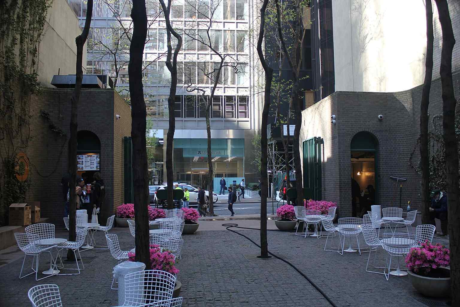 A detail view that complements the park’s social design, where movable chairs let visitors choose sun, shade, and distance from others.