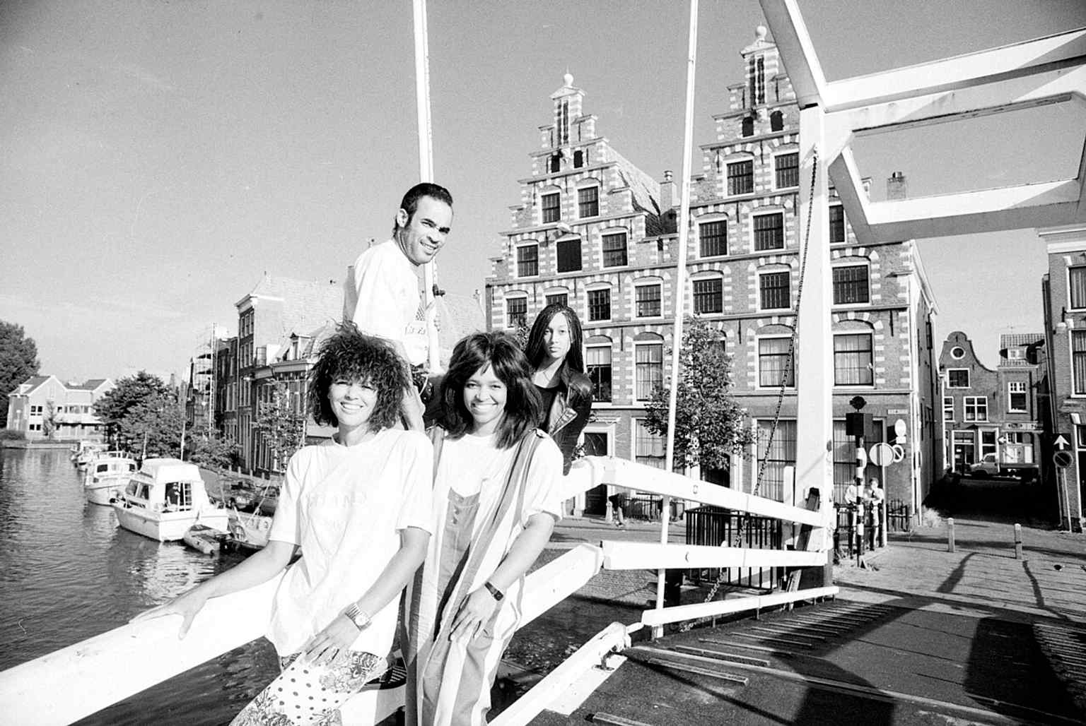 Another 1991 Boney M photo on the Gravestenenbrug, documenting the bridge’s role as a recognizable stage in Haarlem’s urban life.