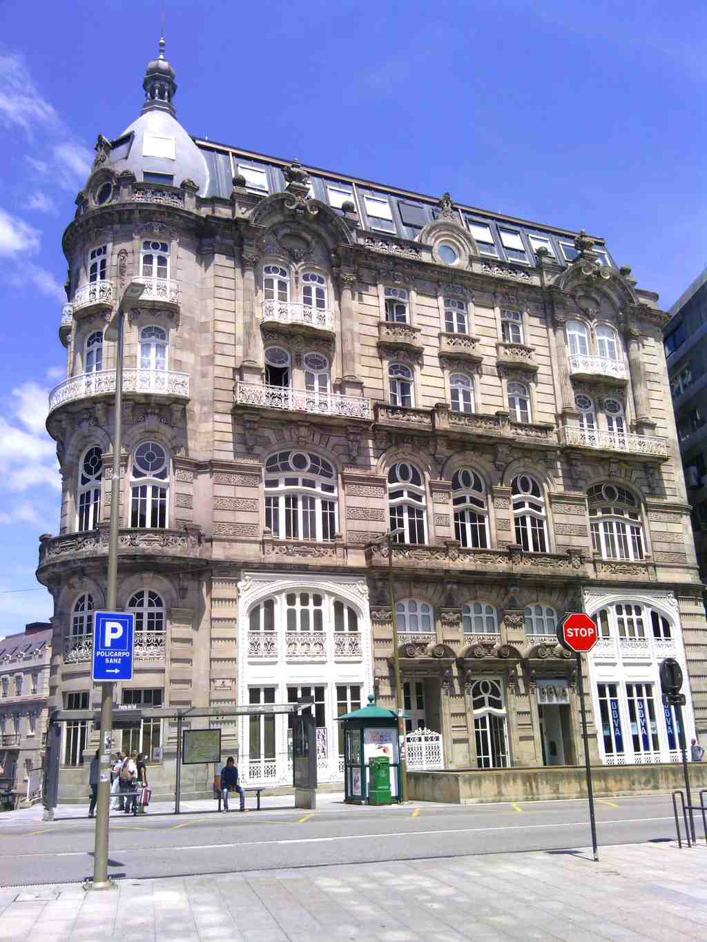 El Moderno Building
