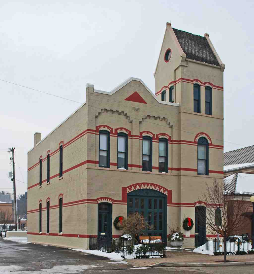 Holland Old City Hall and Fire Station