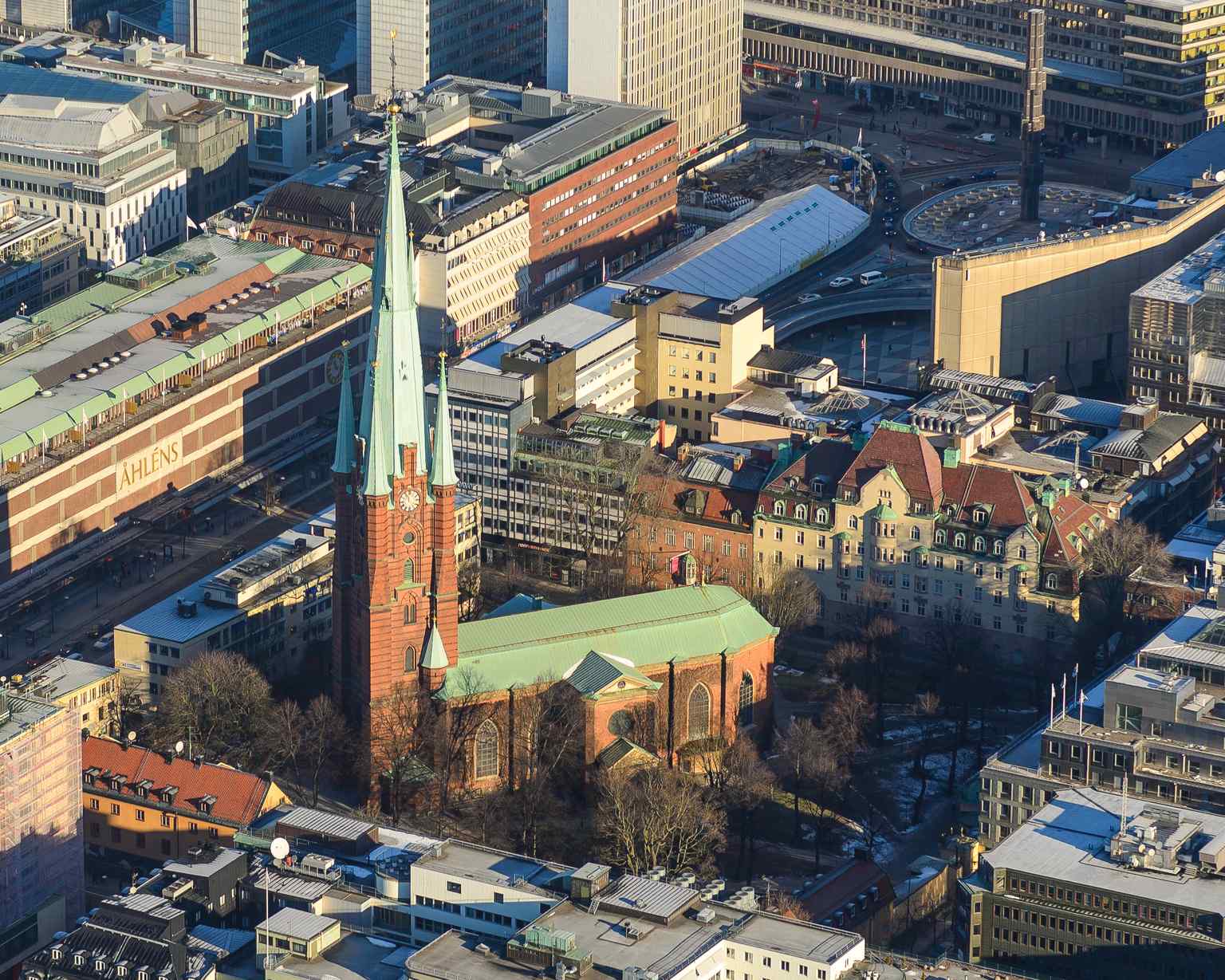 An aerial view highlights Klara Church's prominent position on Norrmalm, situated on grounds that once housed the powerful Sankta Klara nunnery.