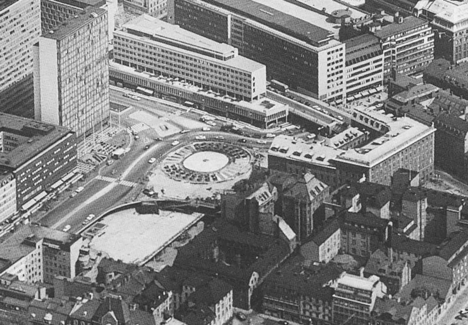 A historical view of Nedra Norrmalm in 1967, showing the area before the final construction of Sergels torg, where the ground level was 10 meters higher than 'Plattan' today.