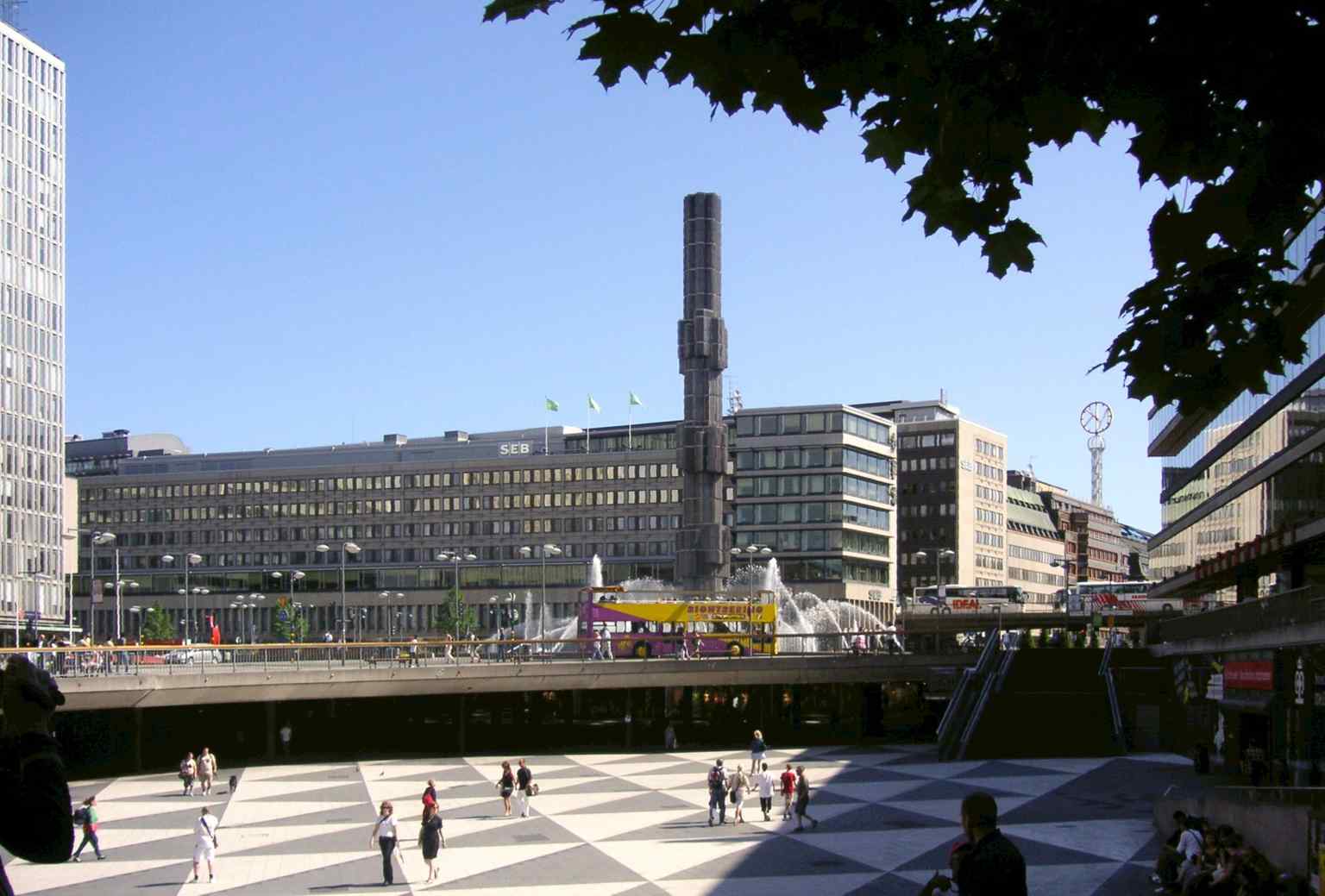 The detailed black and white triangular pattern on 'Plattan,' designed by Jörgen Kjaersgaard, was originally intended to be covered by a thin film of water each evening.