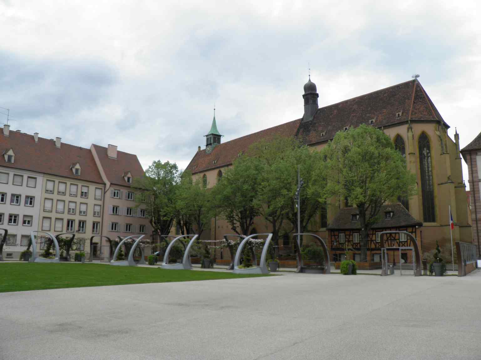 Place du 2-Février, église Saint-Matthieu (Colmar) (2)