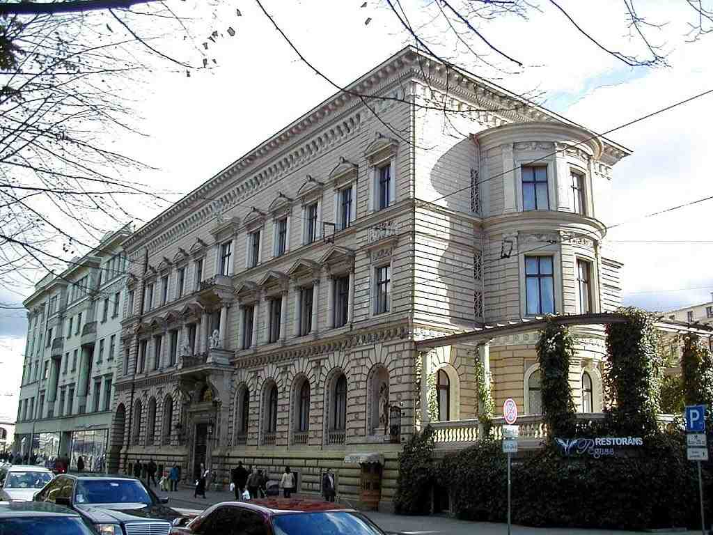 The Benjamin House — Benjamiņu Nams, BAR ATPUTA