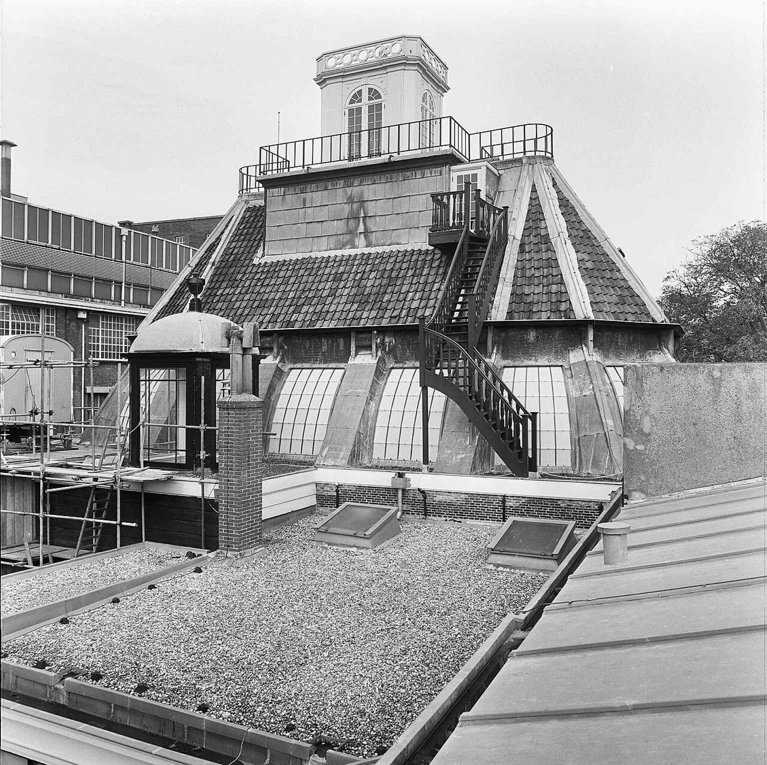The rooftop observatory above the Oval Room — Teylers’ own star-watching tower, built for astronomical observation.