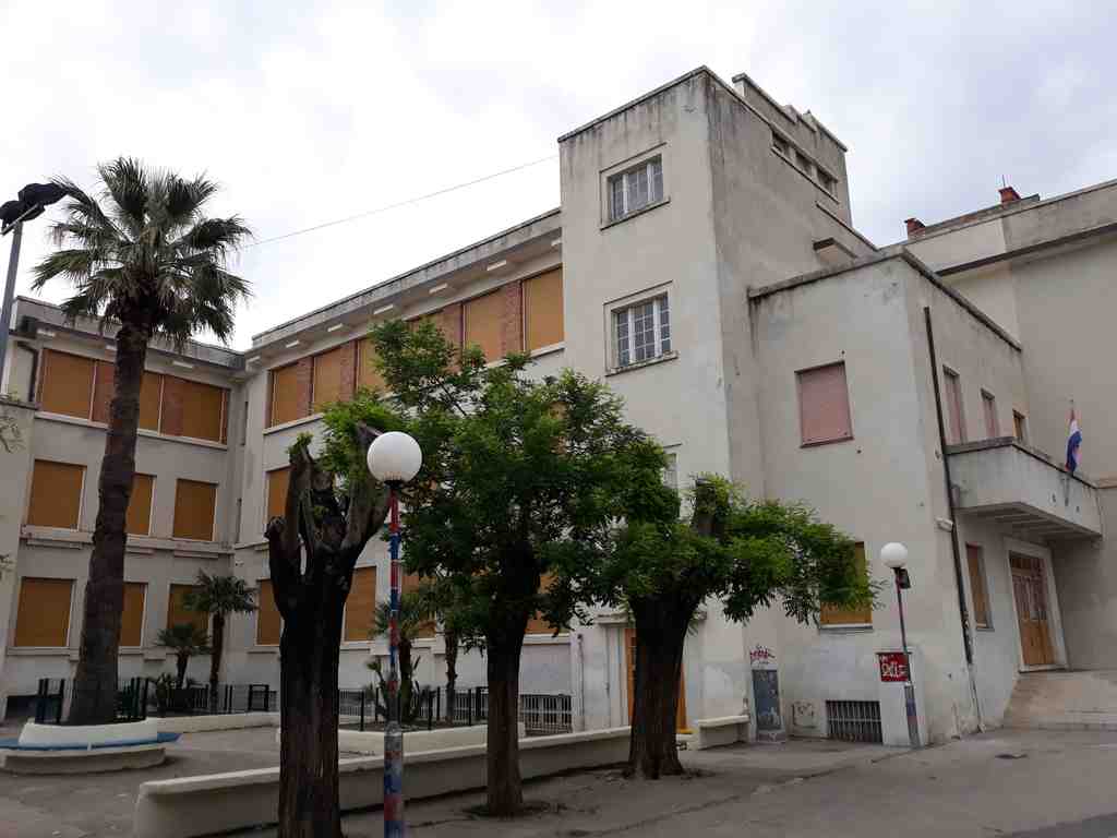The building of the Dobri Primary School