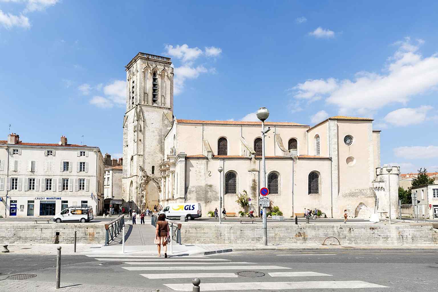 A crisp modern view of Saint-Sauveur’s façade, showing the church after its long restoration campaign that reopened the building in 2008.