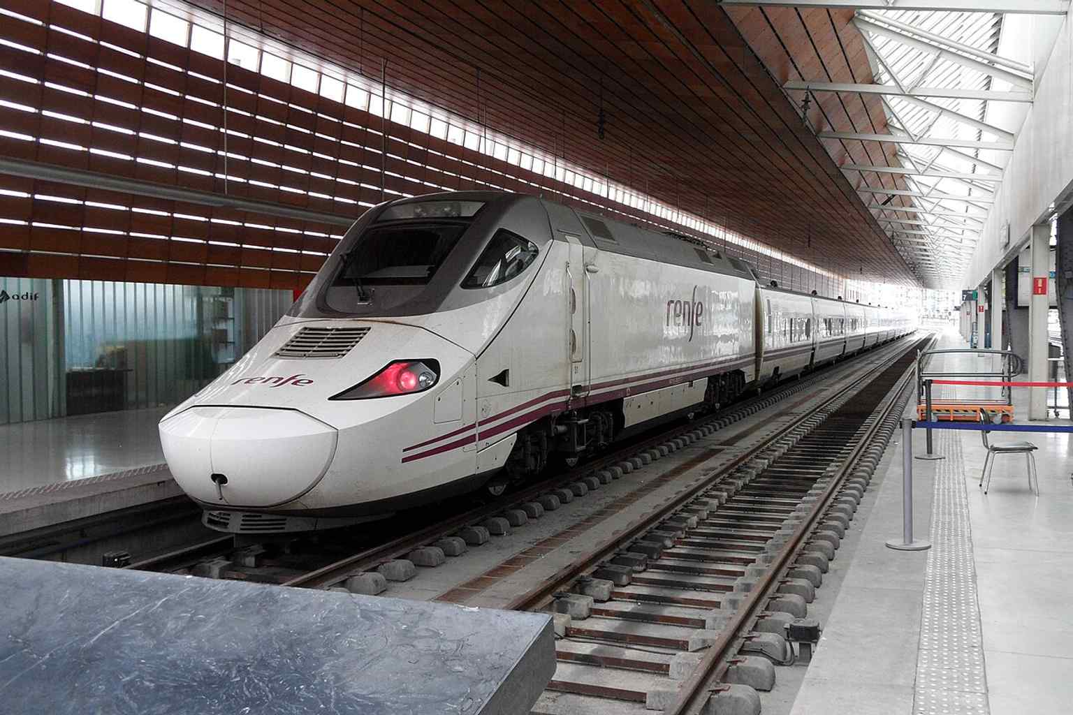 A Talgo train at Abando, showing the long-distance services that connect Bilbao with Madrid, Barcelona, and other major cities.