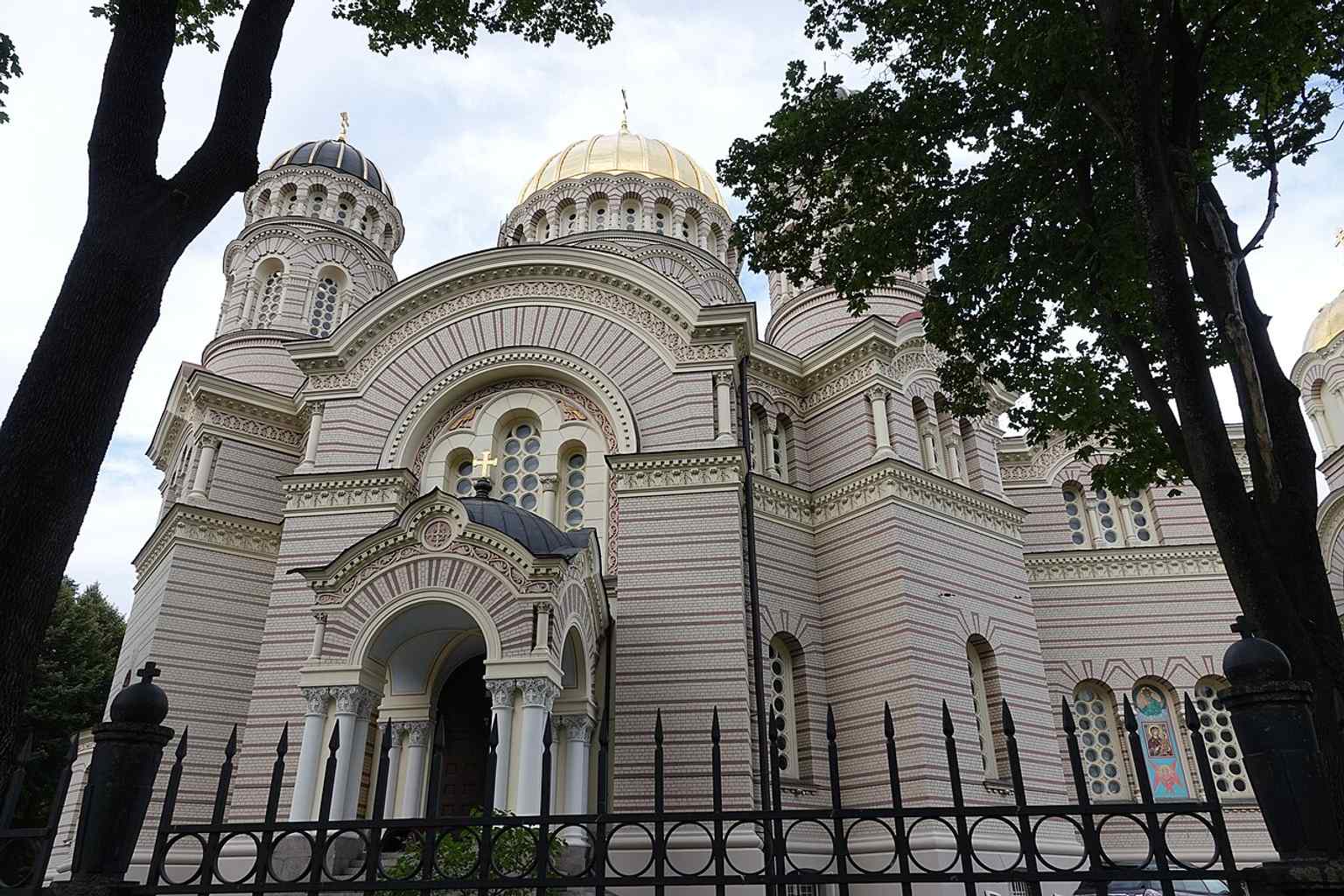 This view adds variety by showing the cathedral from another side, reflecting its rebuilt and renewed status after decades of upheaval.